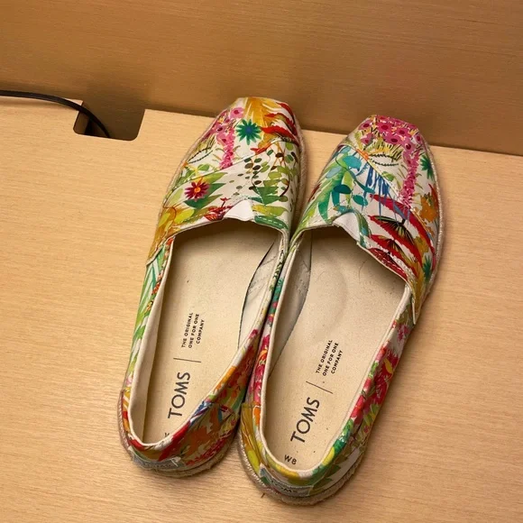 TOMS floral espadrilles - Picture 3 of 5